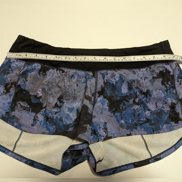 Lululemon Speed Up Shorts - Picture 2 of 8